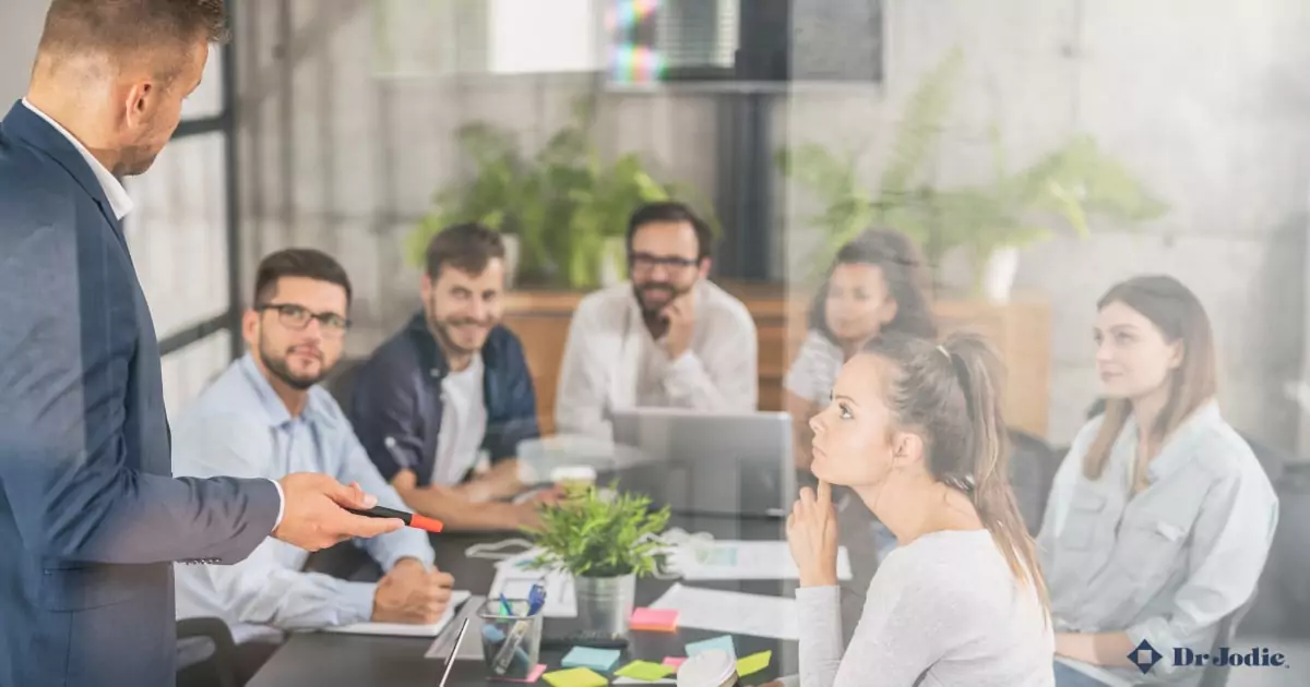 enhancing-leadership-through-strategic-coaching A coach conducting strategic coaching to enhance leadership